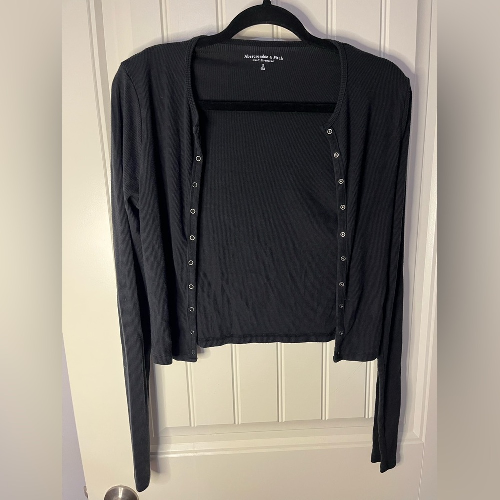 ✨🖤 Abercrombie Button Front Top | Everyday Staple 🖤